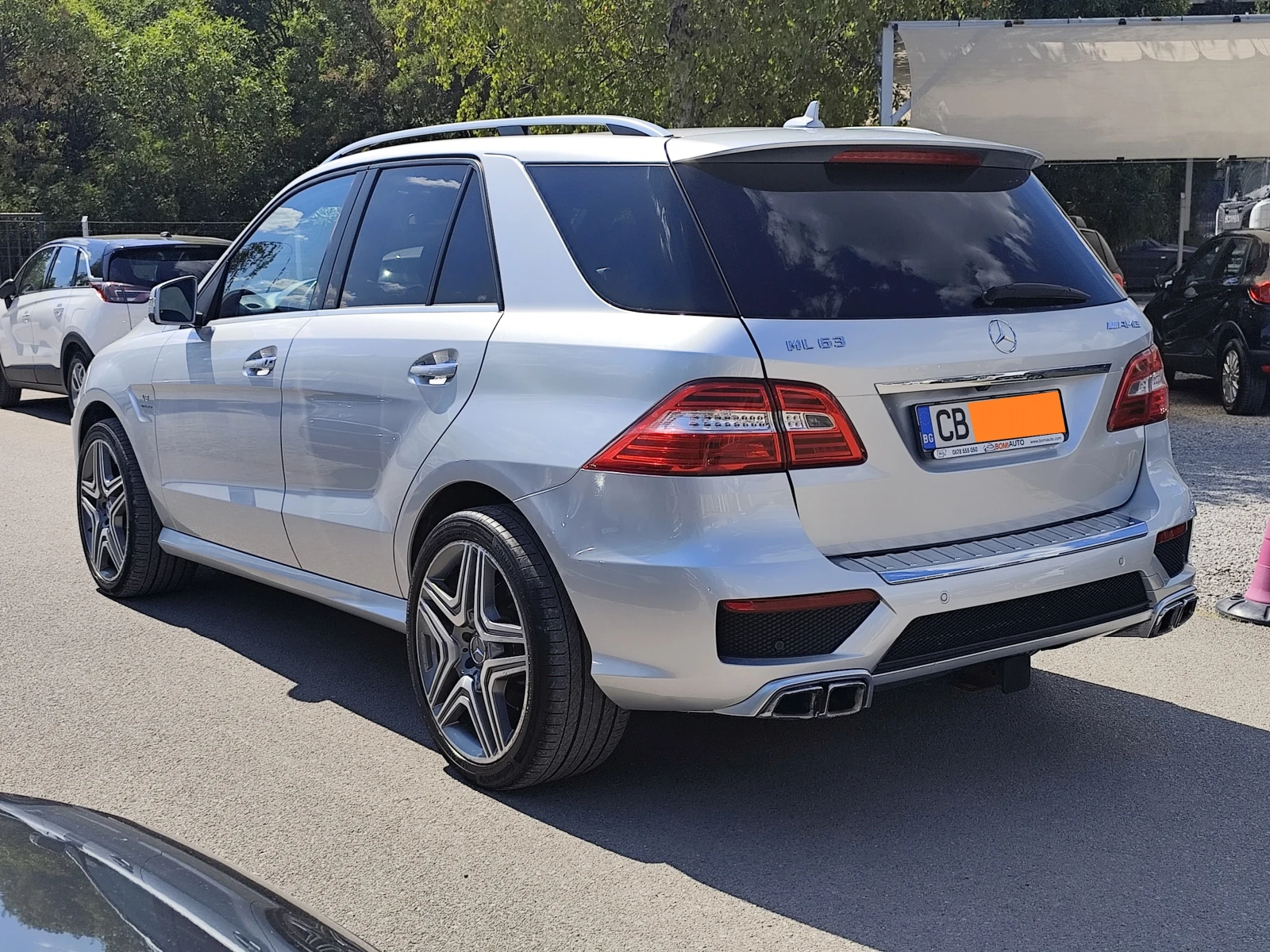 Mercedes-Benz ML 63 AMG LED/XENON* АВТОМАТИК* ПАНОРАМЕН ПОКРИВ* , снимка 5 - Автомобили и джипове - 55835731