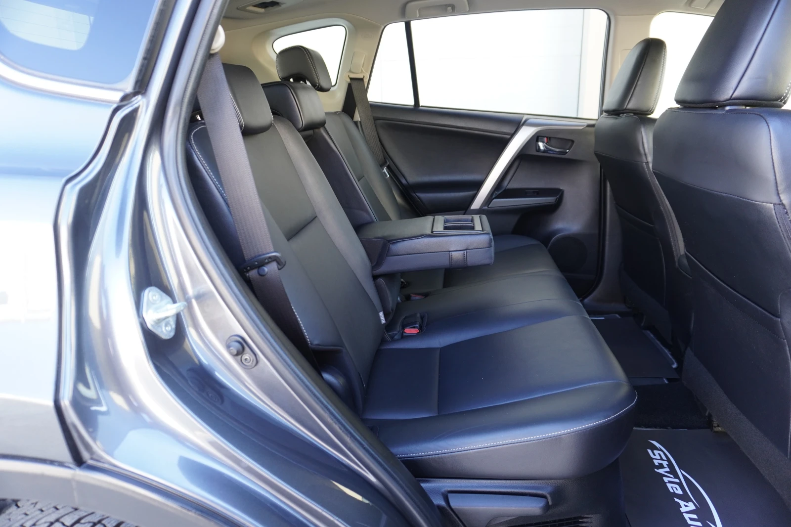 Toyota Rav4 2.5i Hybrid/AWD/EXCLUSIVE-���� ����!! | Mobile.bg � ����������� 12