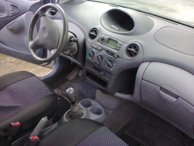 Toyota Yaris 1.0 Газ-бензин , снимка 11