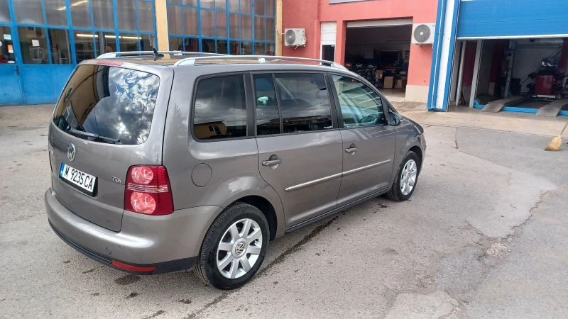 VW Touran, снимка 5 - Автомобили и джипове - 47545410