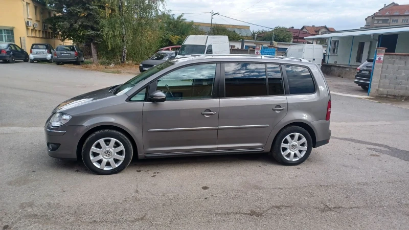 VW Touran, снимка 4 - Автомобили и джипове - 47545410