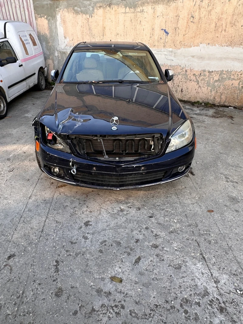 Mercedes-Benz C 300, снимка 2 - Автомобили и джипове - 48130955