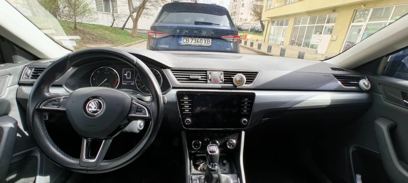 Skoda Superb, снимка 8 - Автомобили и джипове - 52821716