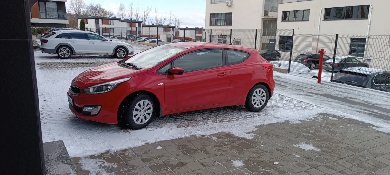 Kia Ceed 1.4 100 k.c., снимка 3 - Автомобили и джипове - 49602906