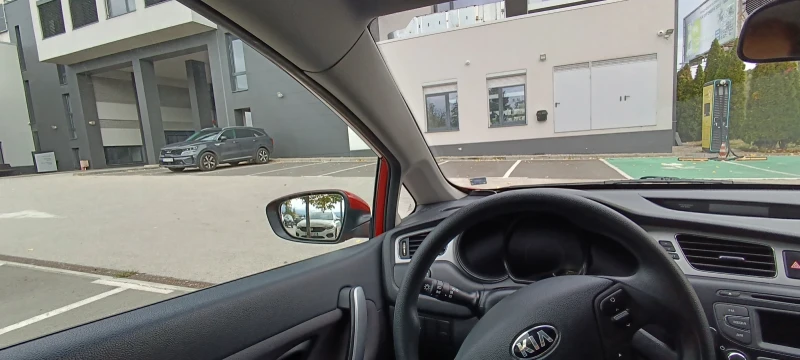 Kia Ceed 1.4 100 k.c., снимка 6 - Автомобили и джипове - 49602906