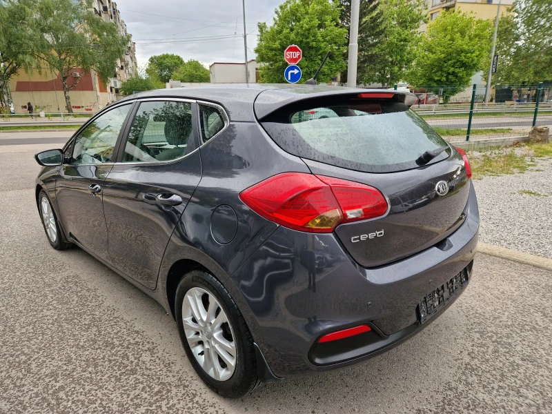 Kia Ceed 1.6 AVTOMAT, снимка 8 - Автомобили и джипове - 50352591