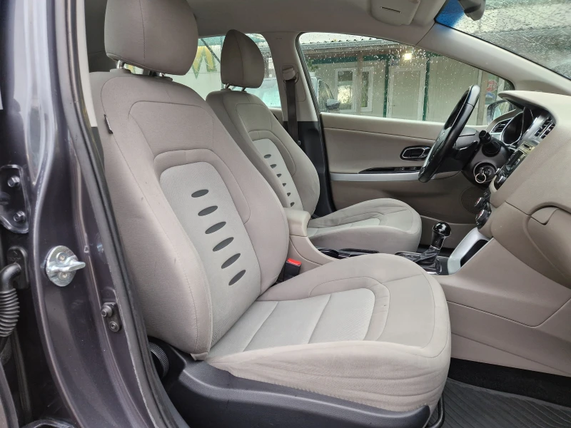 Kia Ceed 1.6 AVTOMAT, снимка 11 - Автомобили и джипове - 50352591