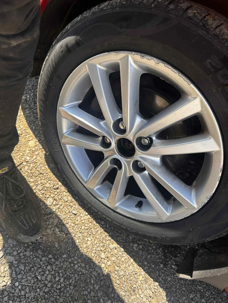 Toyota Auris 1.4 D-4D, 90кс 2006г, снимка 8 - Автомобили и джипове - 52982436