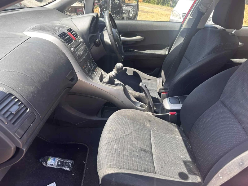 Toyota Auris 1.4 D-4D, 90кс 2006г, снимка 12 - Автомобили и джипове - 52982436