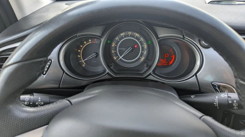 Citroen C3 1.6i пълен автоматик, кожа, подгрев, снимка 11 - Автомобили и джипове - 51644403