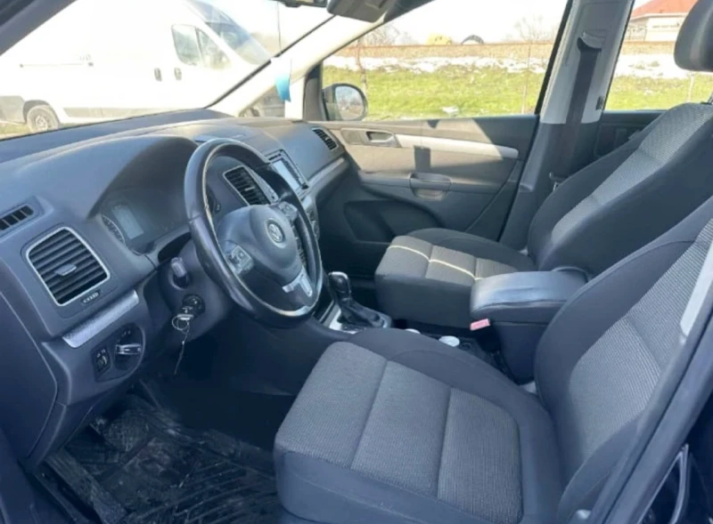 VW Sharan теглич Dsg ел врати, снимка 8 - Автомобили и джипове - 53049164