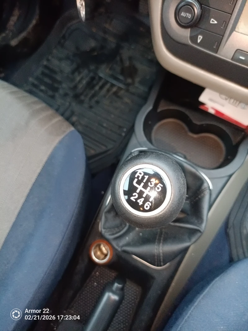 Fiat Punto 1, 3 MJET, снимка 6 - Автомобили и джипове - 53574971