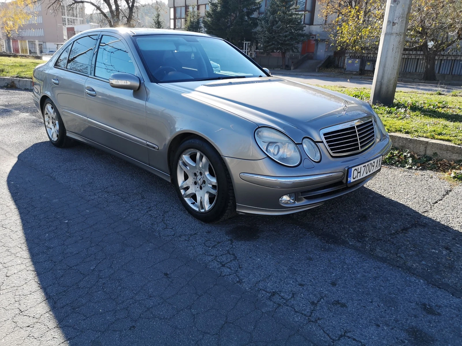 Mercedes-Benz E 240, снимка 1