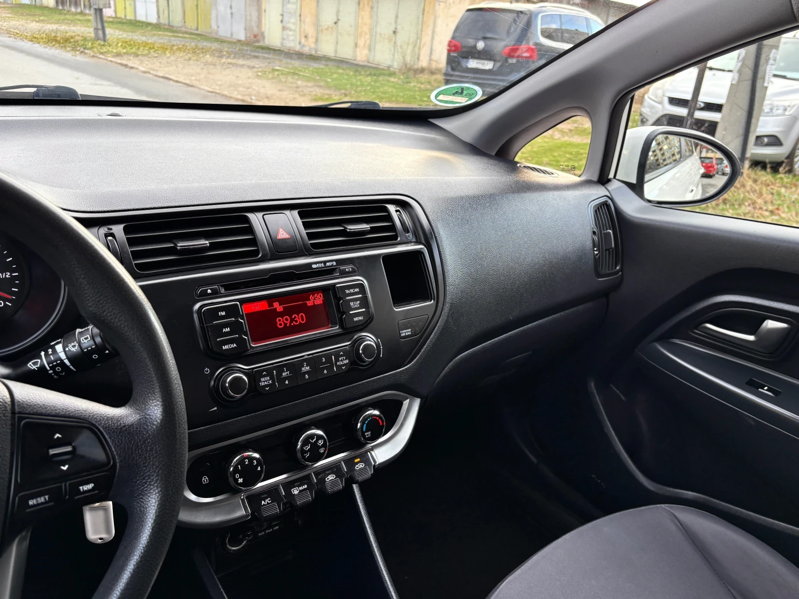 Kia Rio 1.4i 6скорости* 177000км*  - изображение 9