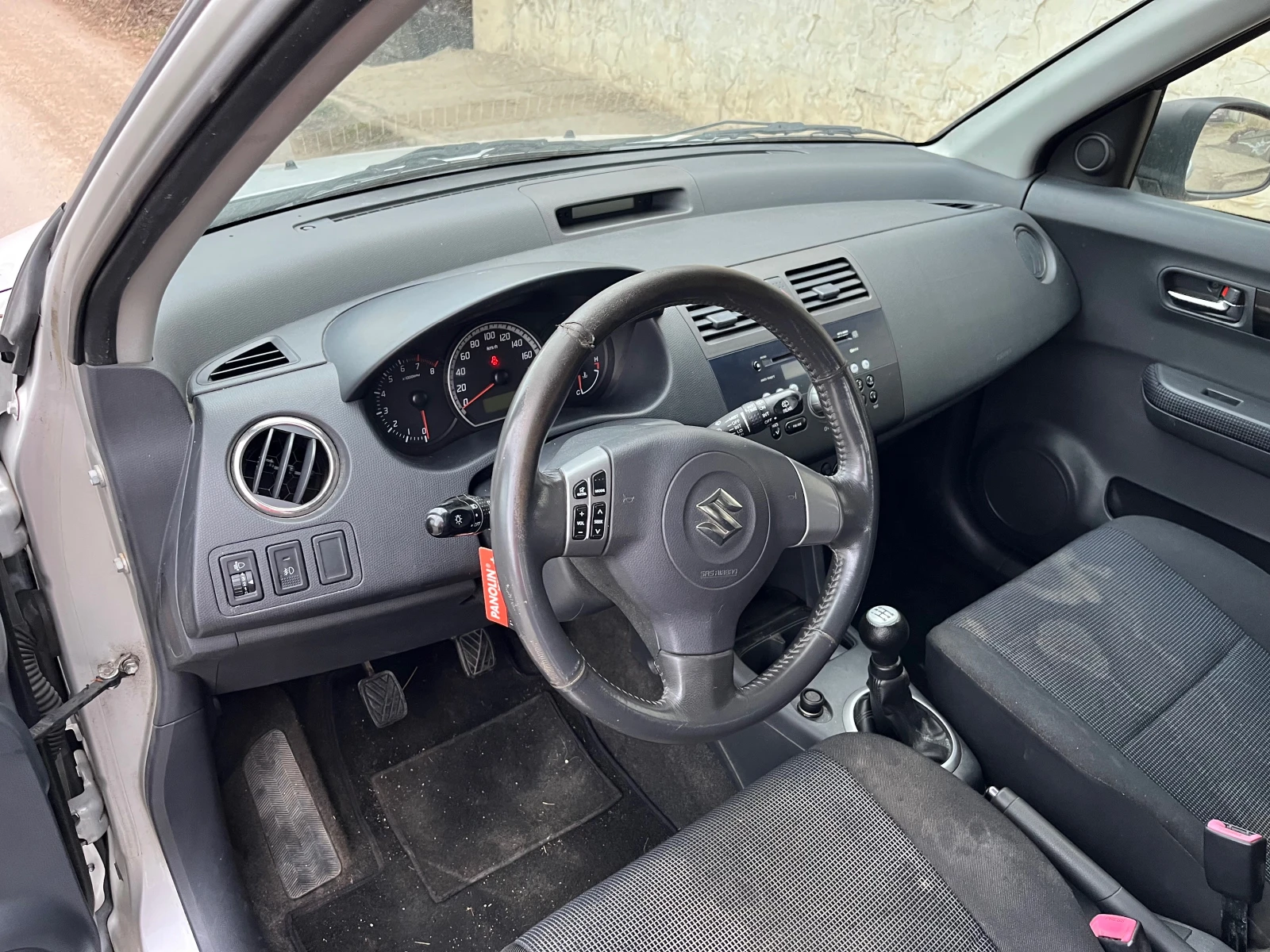 Suzuki Swift 1.3 4x4 | Mobile.bg — изображение 12