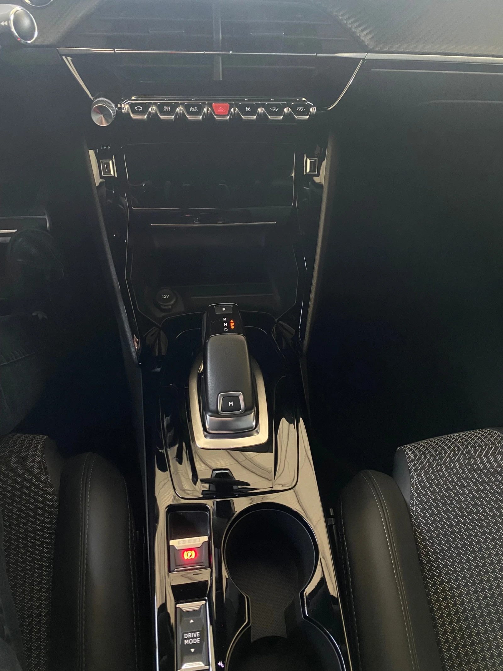 Peugeot 2008 1.5 HDI GT Line/3D Digital/EAT8  - изображение 7