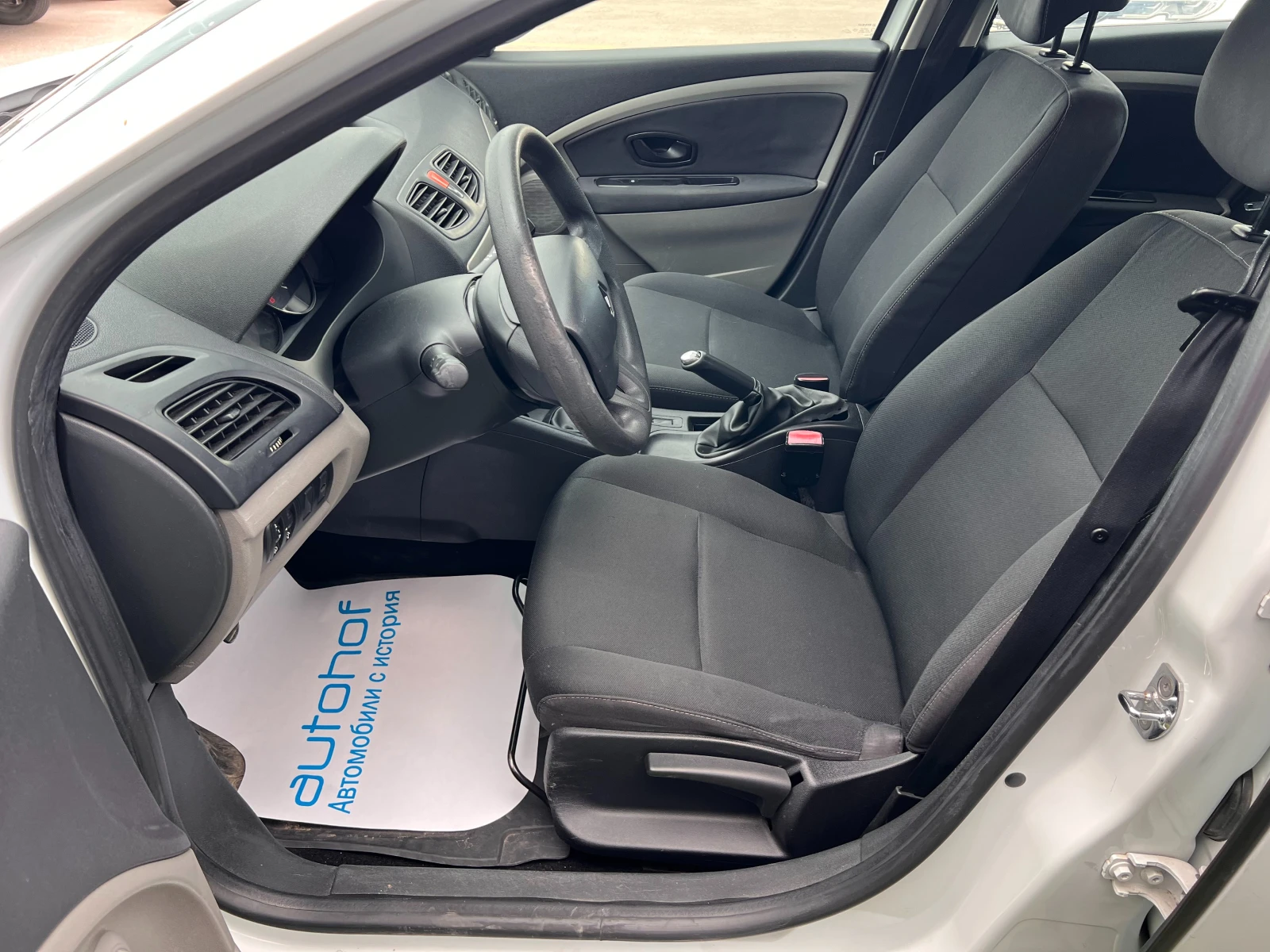 Renault Megane 1.5dci/90k.c./5MT/N1 - изображение 8