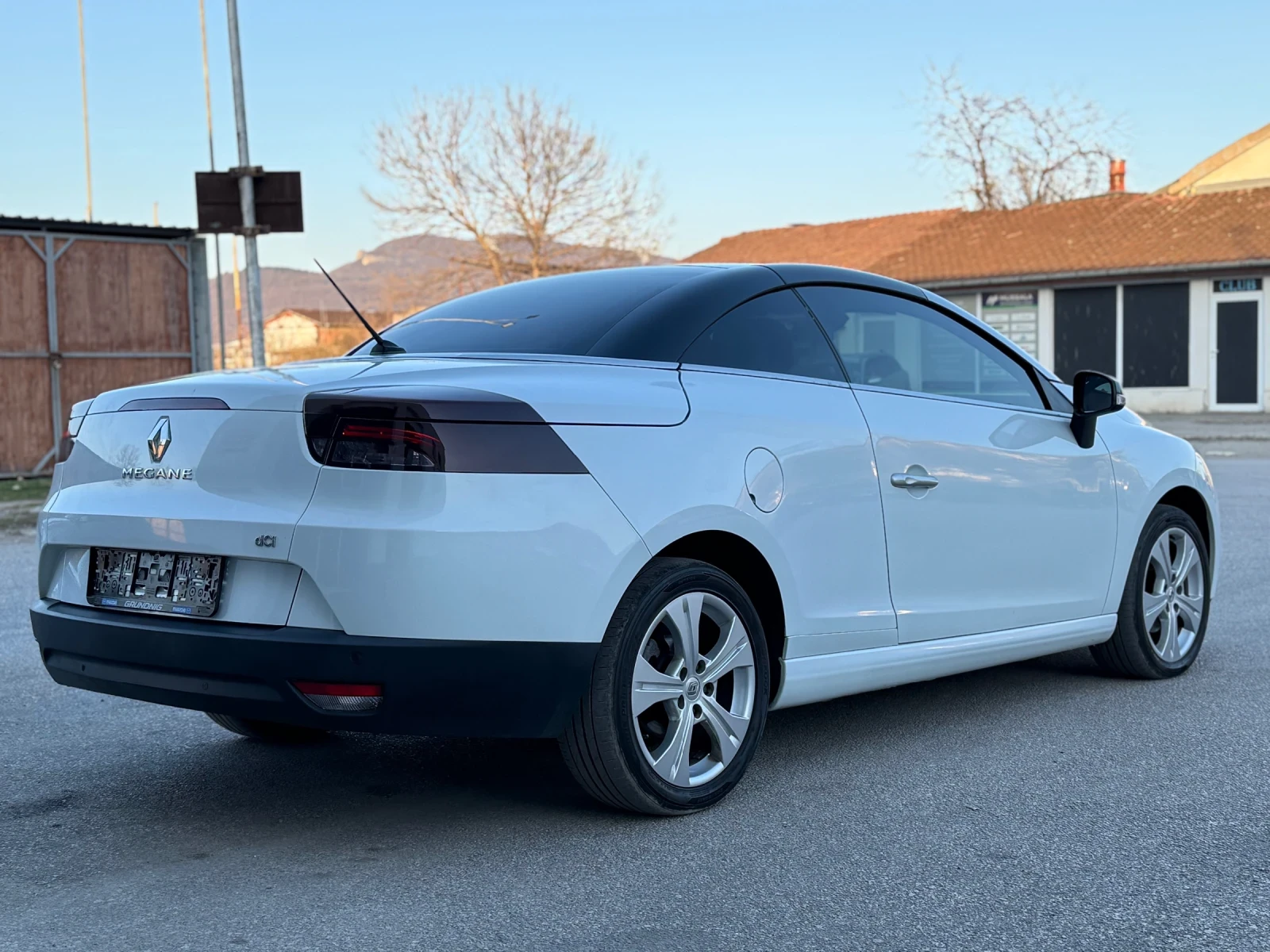 Renault Megane 1.5dci Кожа Навигация Ксенон, снимка 7 - Автомобили и джипове - 53803572