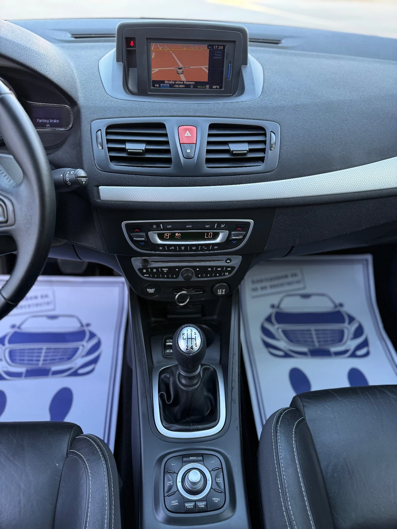 Renault Megane 1.5dci Кожа Навигация Ксенон, снимка 10 - Автомобили и джипове - 53803572