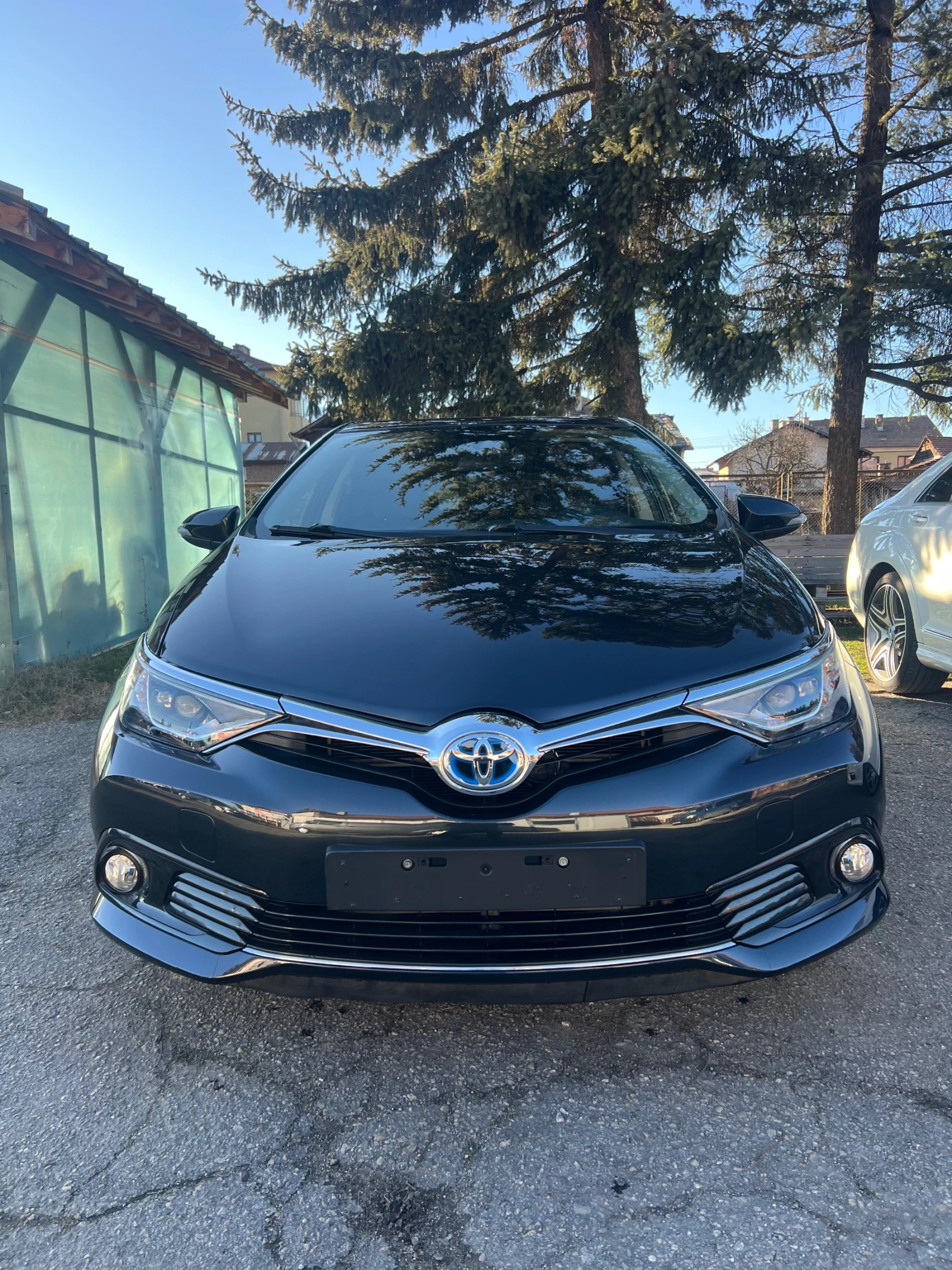 Toyota Auris 1.8HYBRID TOP | Auto.bg — изображение 1