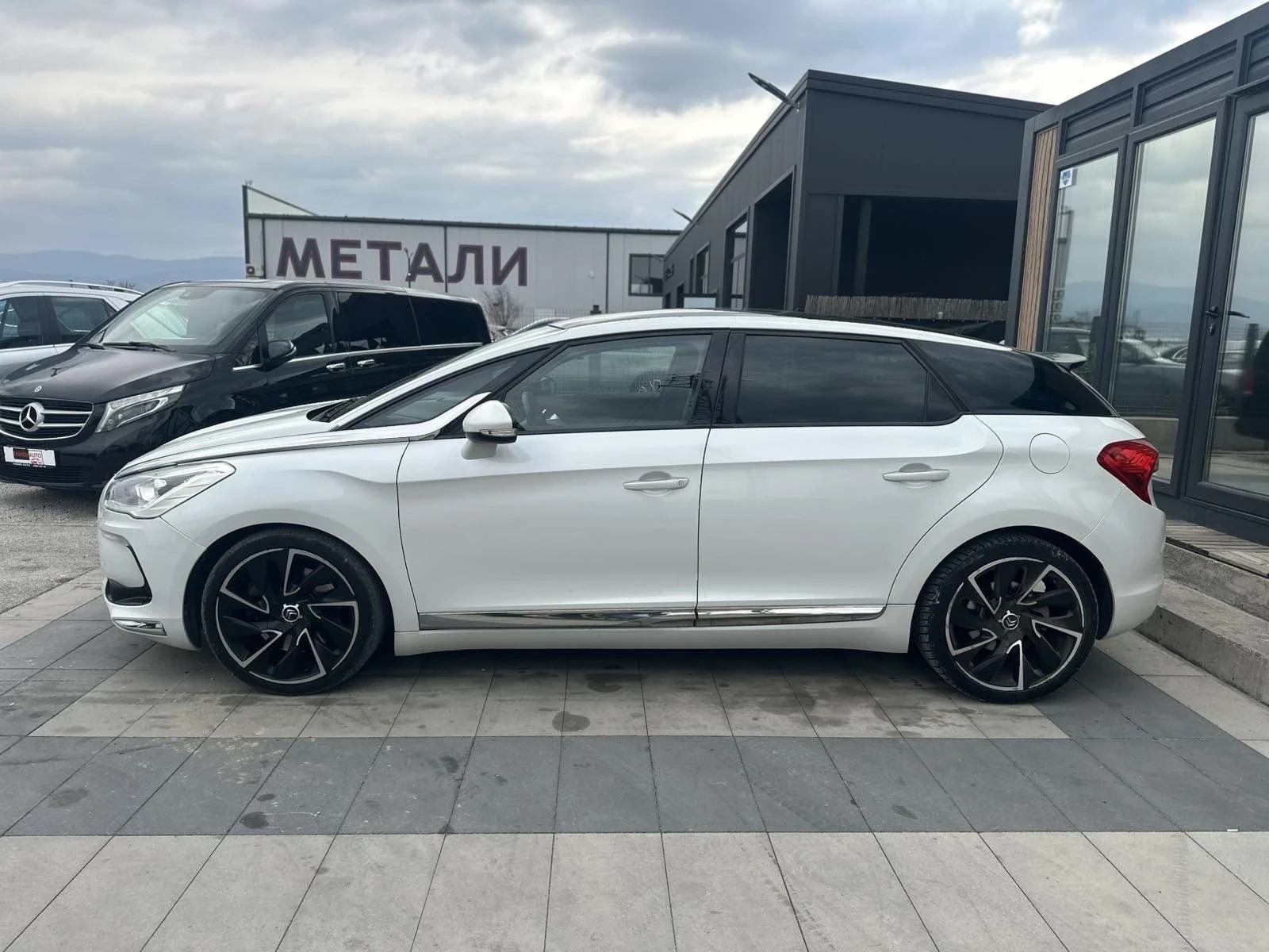 Citroen DS5 1.6T Пълна сервизна история , снимка 5 - Автомобили и джипове - 53959706