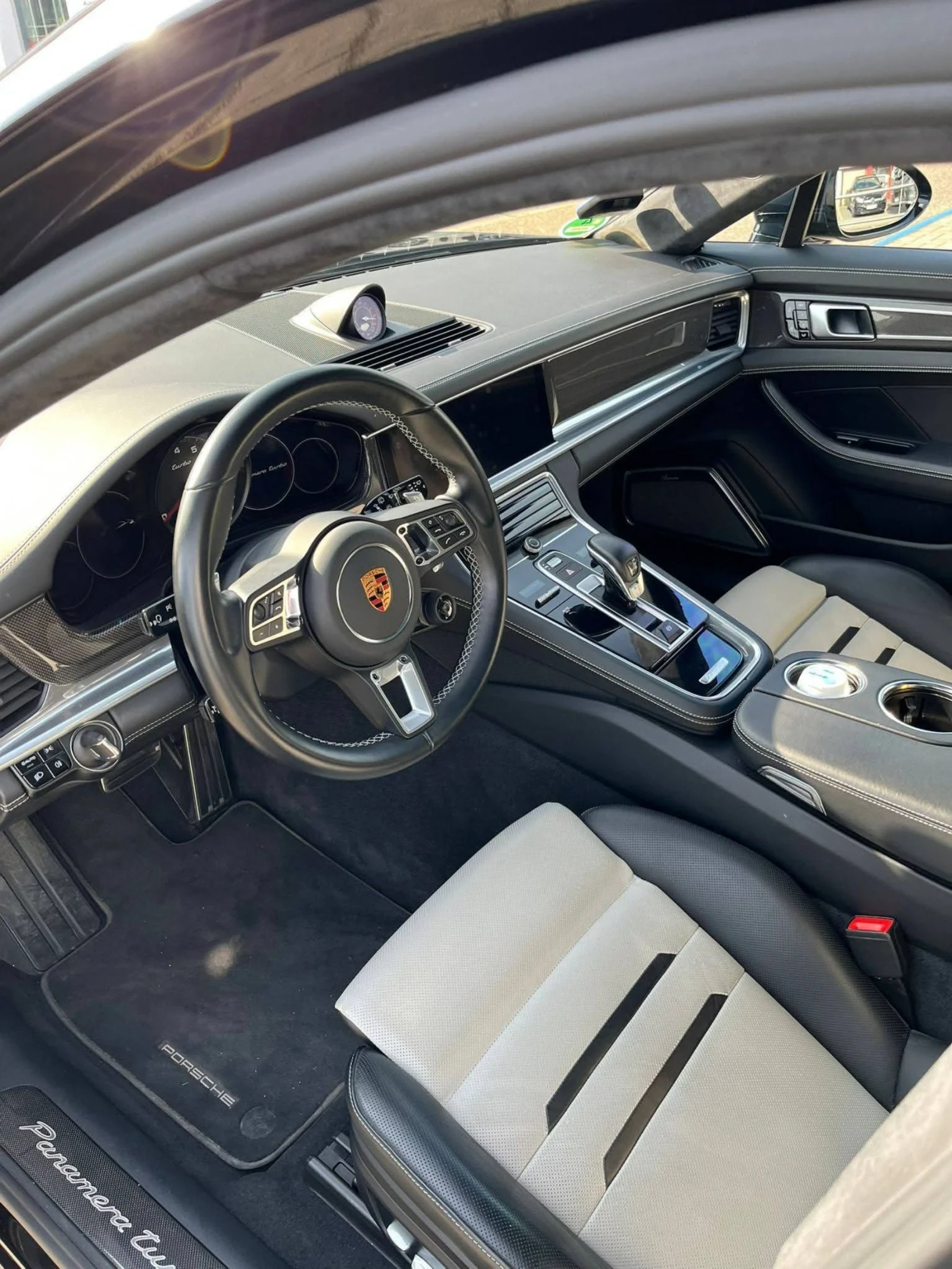 Porsche Panamera TURBO Full 55 000 kм 3 tv, снимка 2 - Автомобили и джипове - 53990139