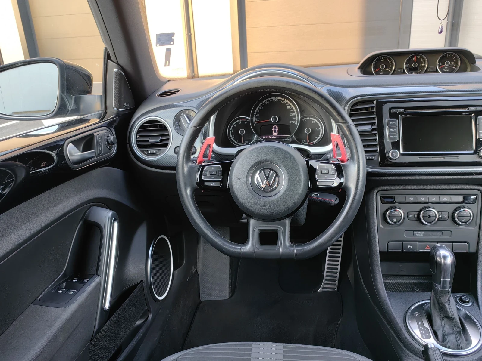 VW New beetle 2.0 TDI DSG, снимка 11 - Автомобили и джипове - 54016108
