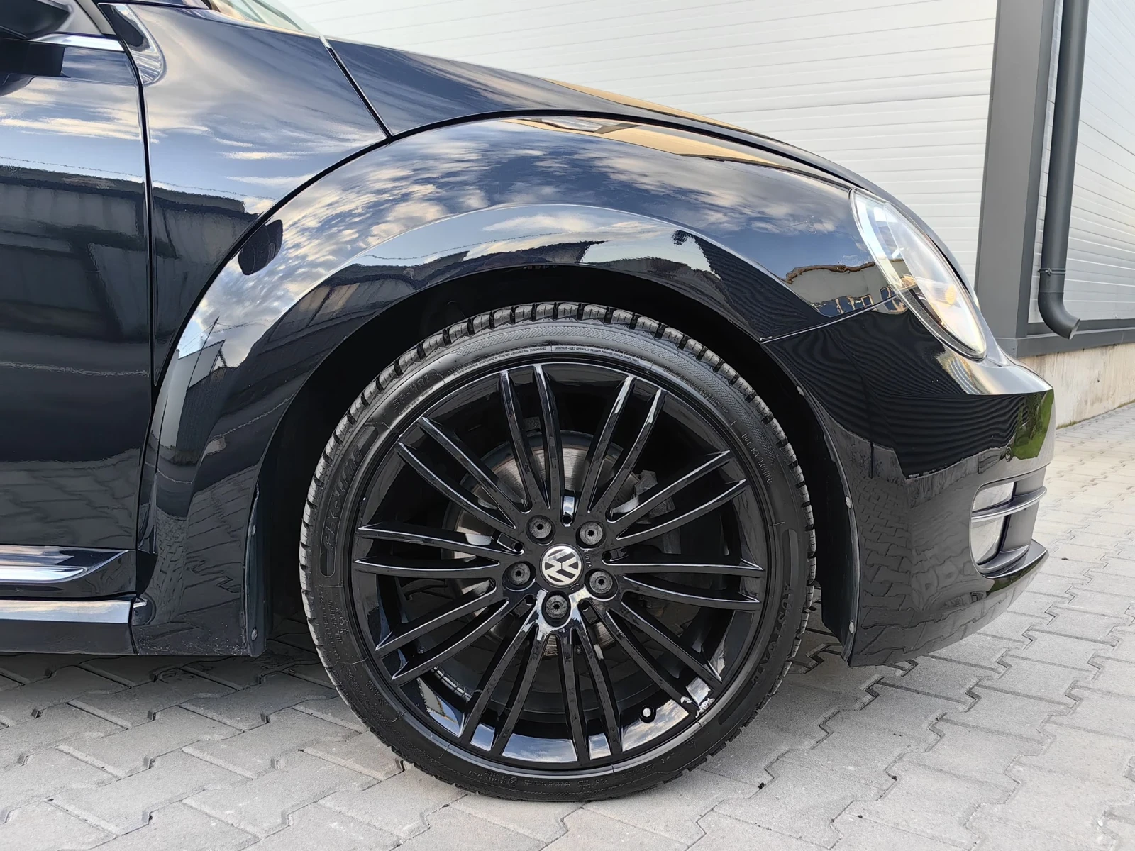 VW New beetle 2.0 TDI DSG, снимка 4 - Автомобили и джипове - 54016108