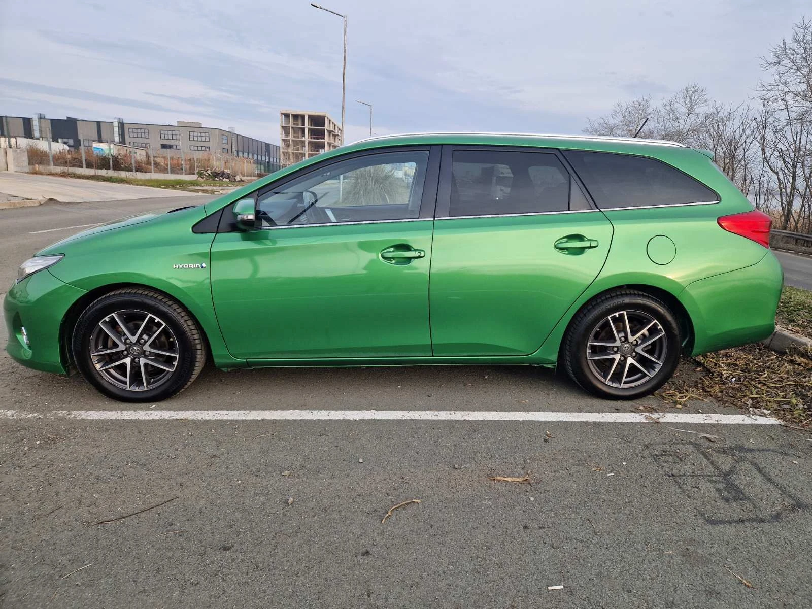 Toyota Auris Touring Sports 1.8 Hybrid Active, снимка 7 - Автомобили и джипове - 54031705