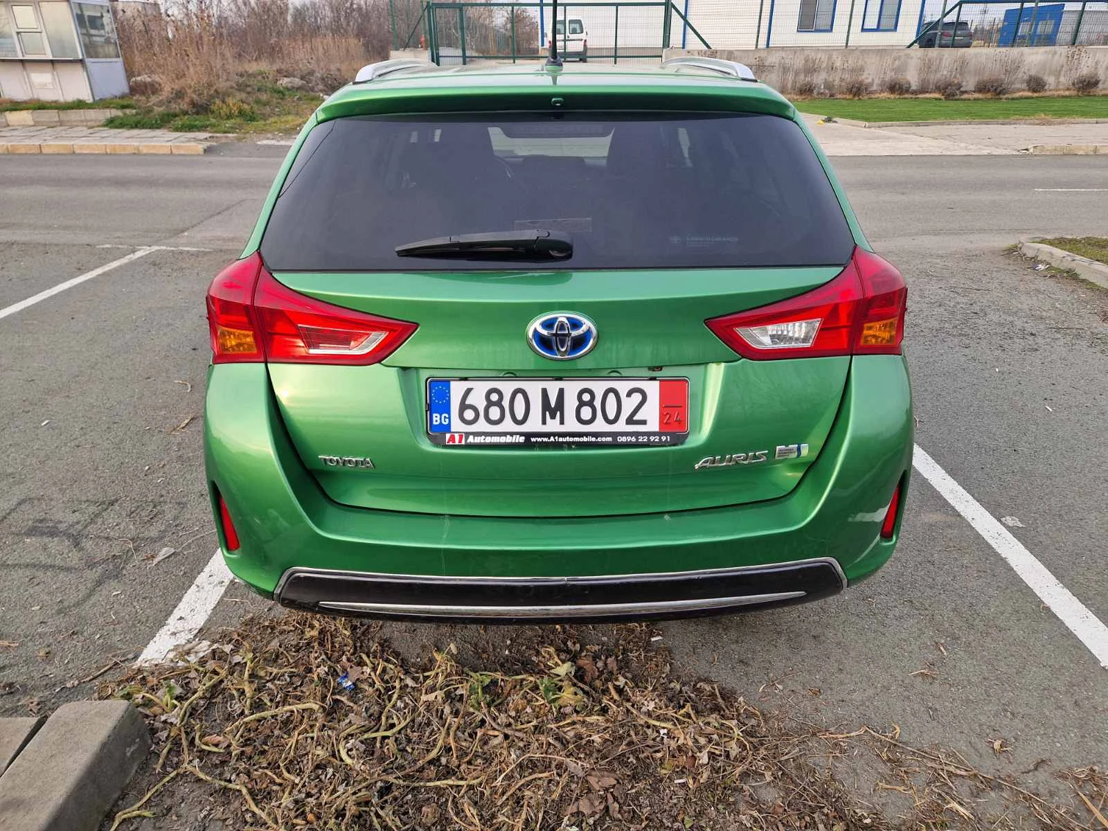 Toyota Auris Touring Sports 1.8 Hybrid Active, снимка 5 - Автомобили и джипове - 54031705
