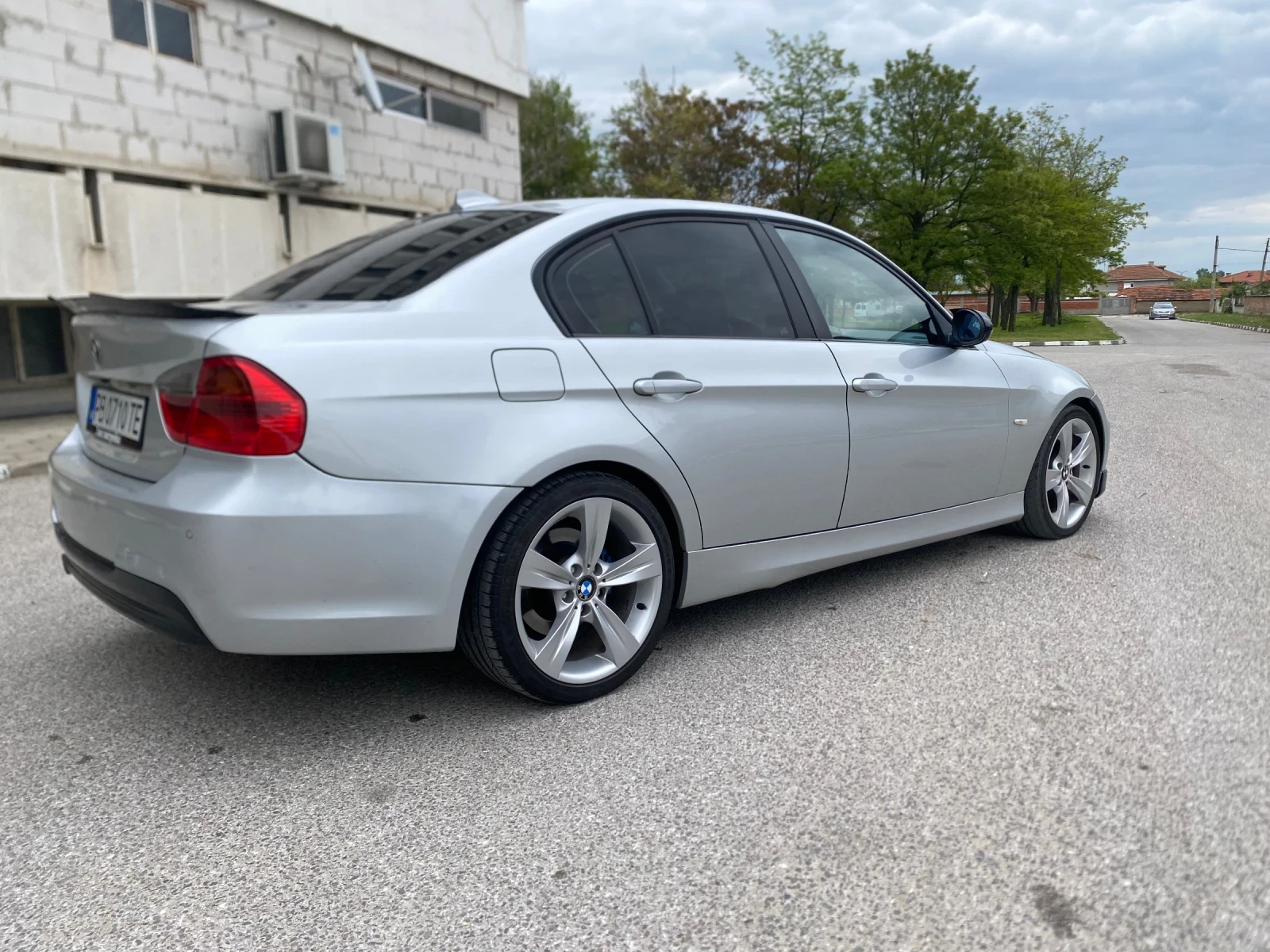 BMW 320 E90 Mpack КАПАРИРАНА, снимка 7 - Автомобили и джипове - 54381128