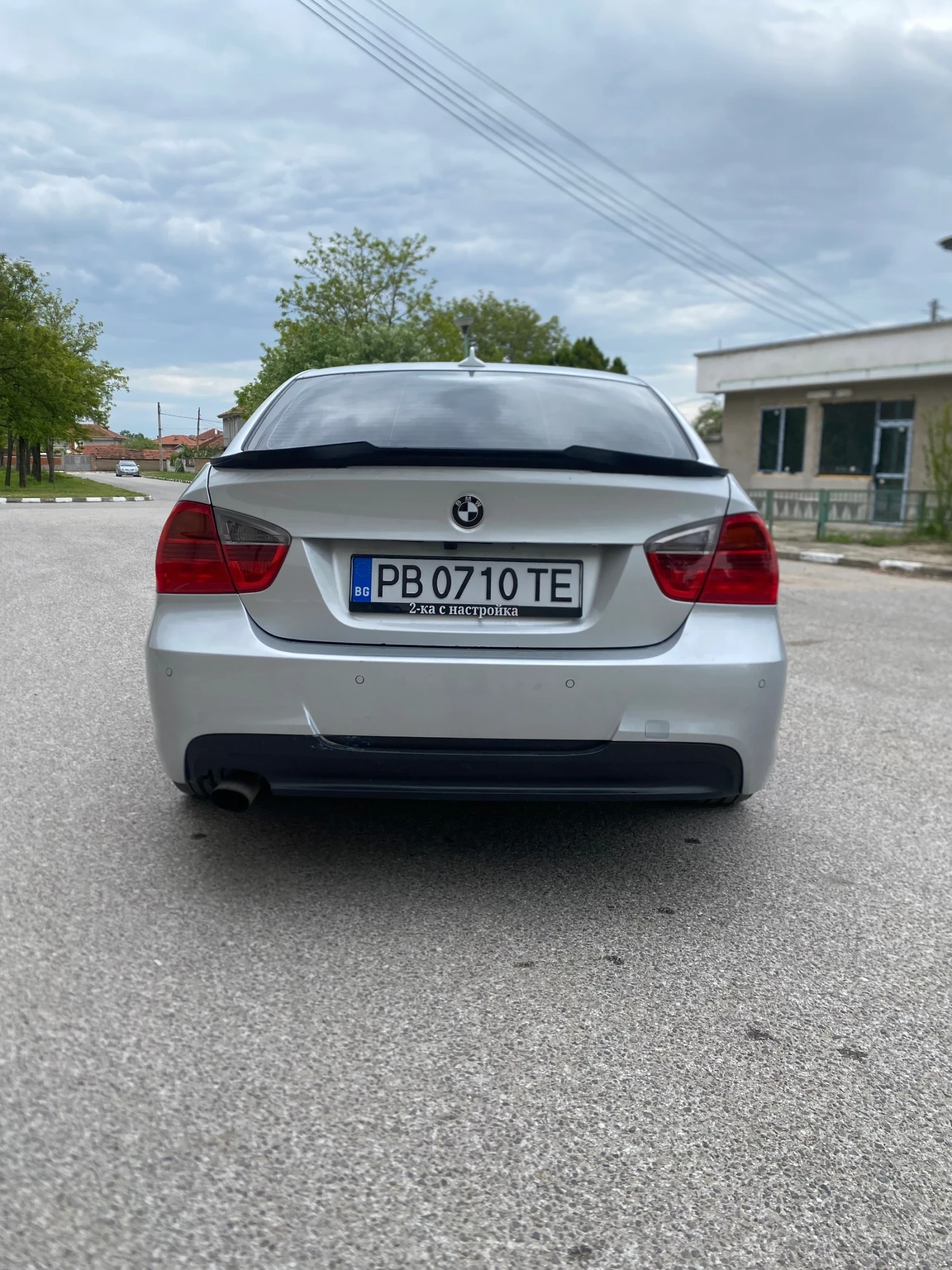 BMW 320 E90 Mpack КАПАРИРАНА, снимка 6 - Автомобили и джипове - 54381128