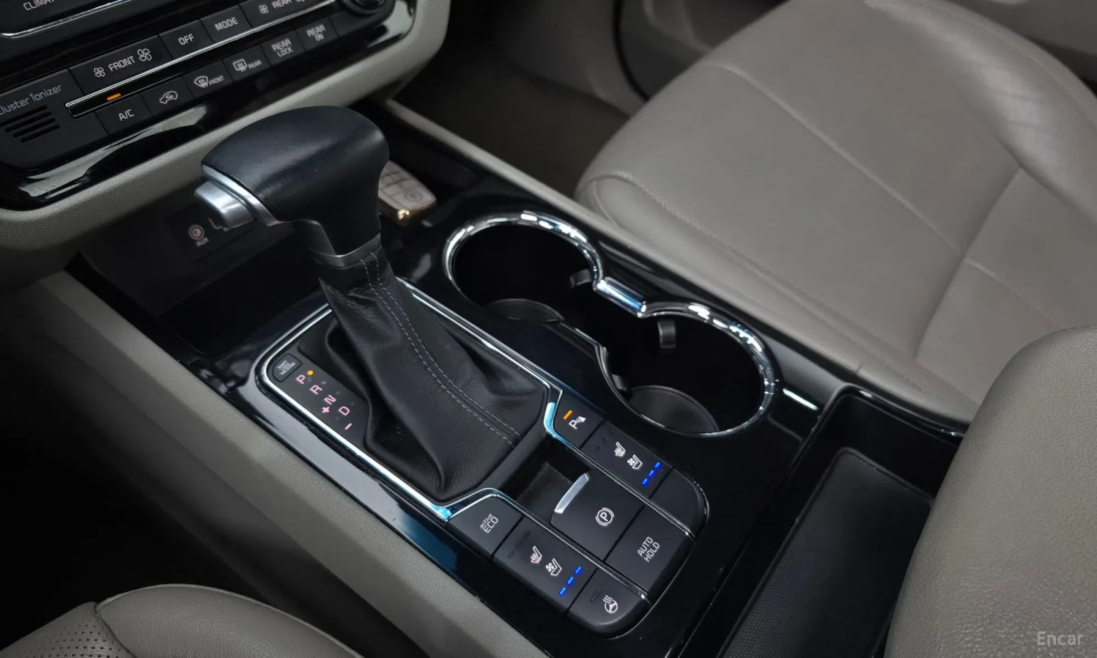 Kia Carnival 9 местен , снимка 10 - Автомобили и джипове - 54563536
