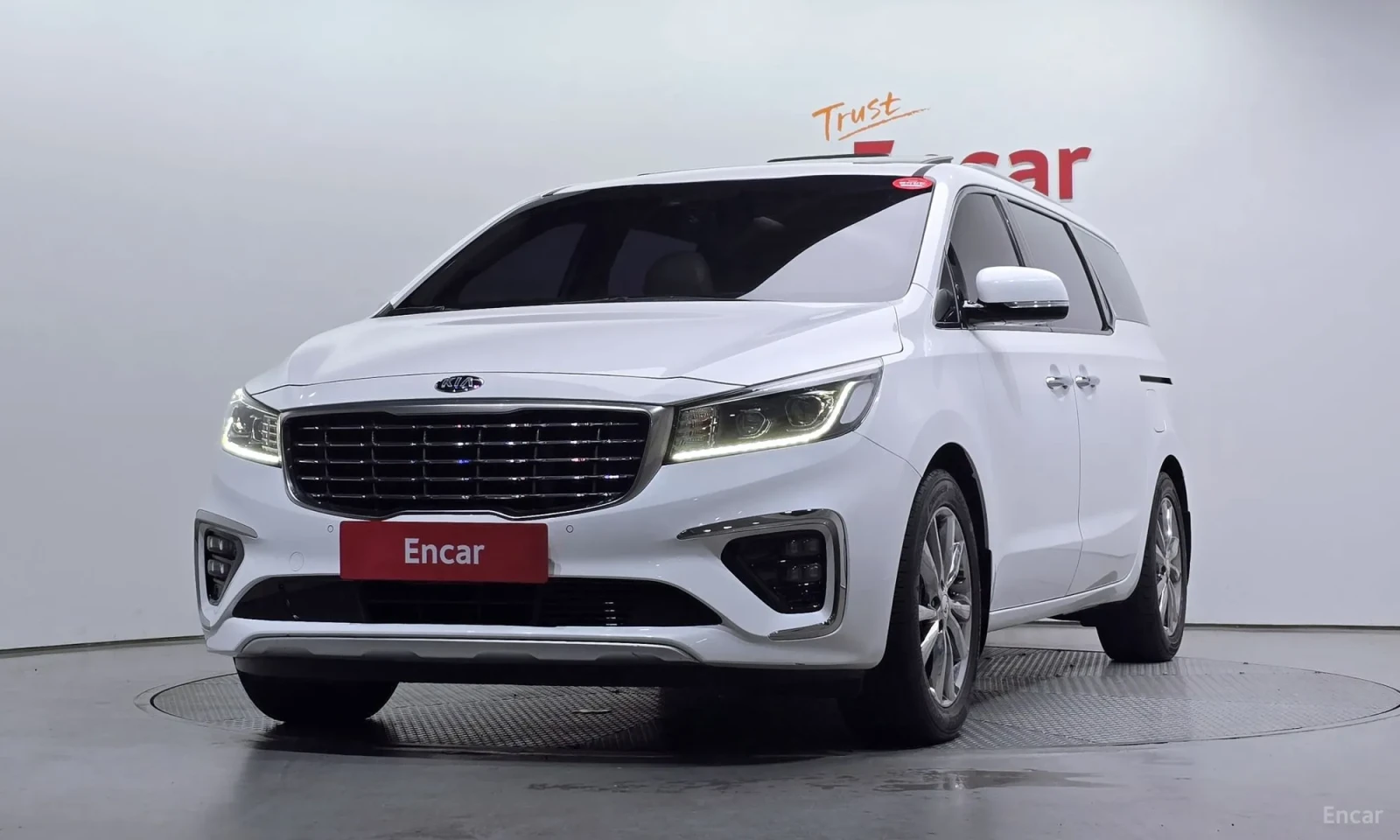Kia Carnival 9 местен 