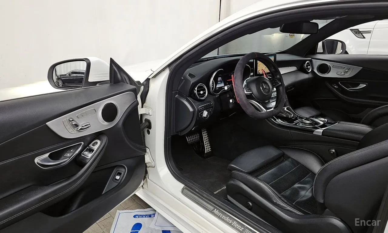 Mercedes-Benz C 220 d | Coupe | AMG Line | Pano, снимка 8 - Автомобили и джипове - 54958176