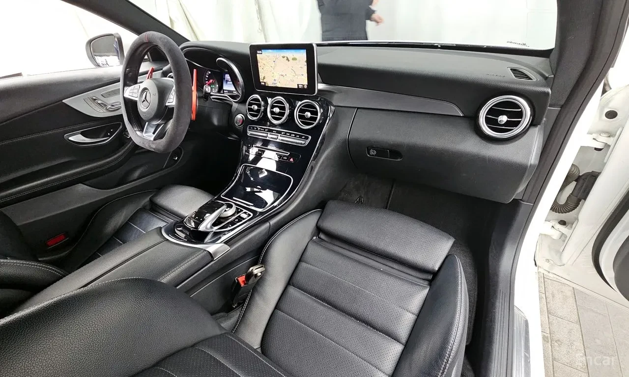 Mercedes-Benz C 220 d | Coupe | AMG Line | Pano, снимка 6 - Автомобили и джипове - 54958176
