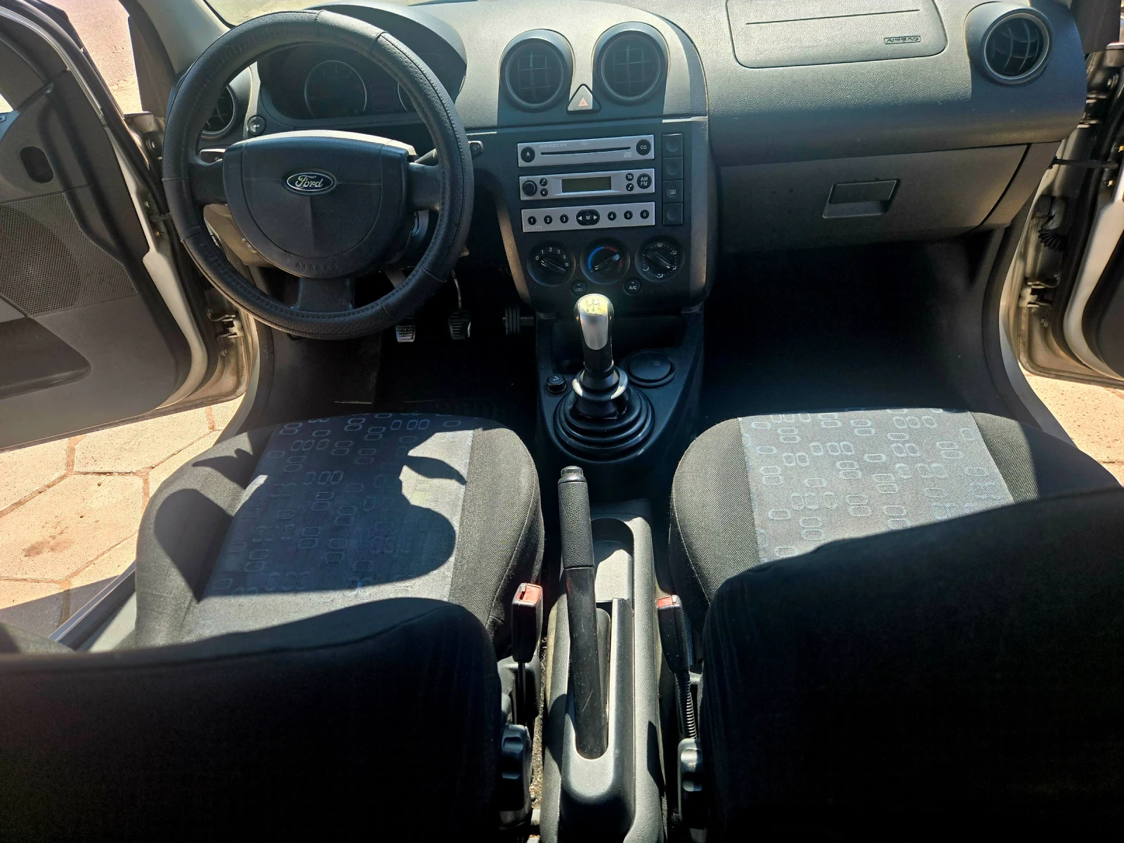 Ford Fiesta 1.4 Дизел, снимка 9 - Автомобили и джипове - 55499780
