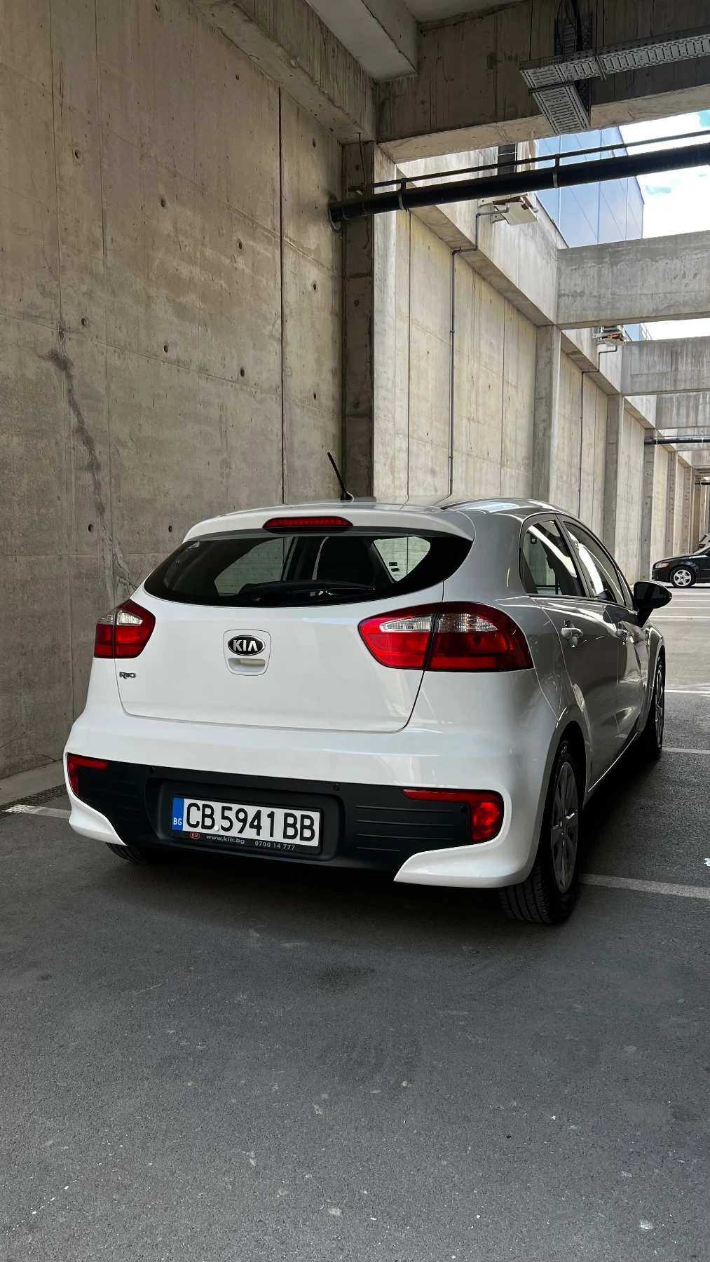 Kia Rio 1.4 Газ-бензин 6 скорости, снимка 4 - Автомобили и джипове - 55789990