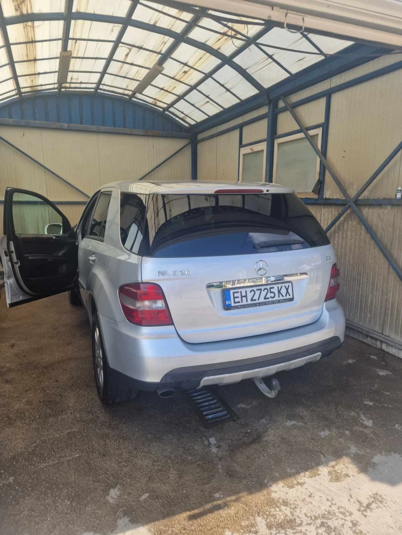 Mercedes-Benz ML 320, снимка 2 - Автомобили и джипове - 47335873