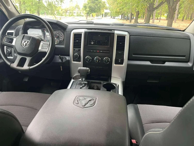 Dodge RAM 1500 5.7 HEMI, снимка 10 - Автомобили и джипове - 47980593