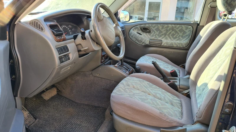 Suzuki Grand vitara 2.0 128ps, снимка 6 - Автомобили и джипове - 52428773