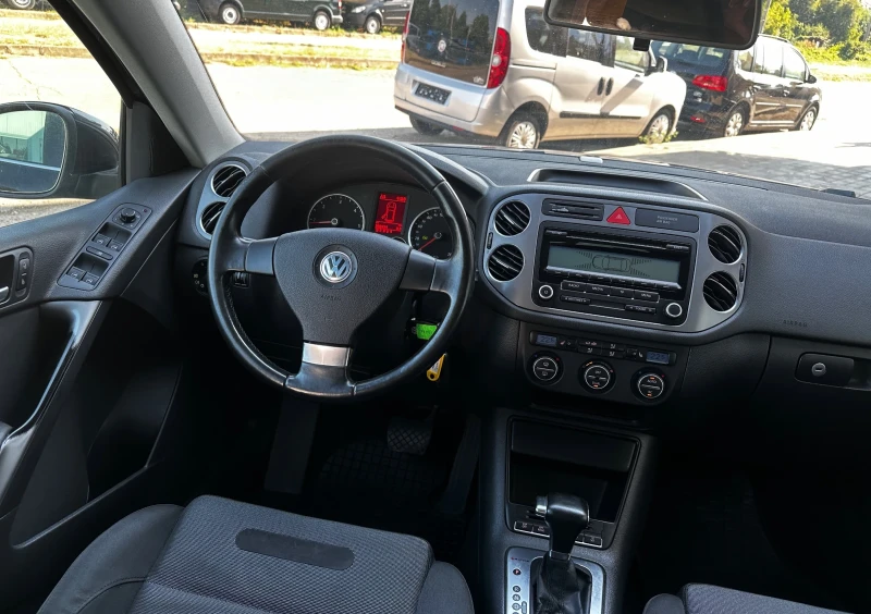 VW Tiguan 2.0TDi/ DSG/ 4x4, снимка 7 - Автомобили и джипове - 51890821