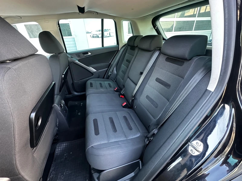 VW Tiguan 2.0TDi/ DSG/ 4x4, снимка 13 - Автомобили и джипове - 51890821