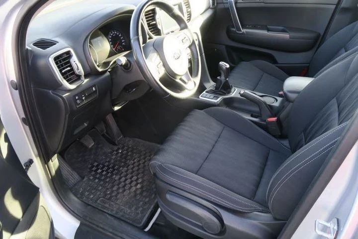 Kia Sportage Джип, снимка 7 - Автомобили и джипове - 48644220