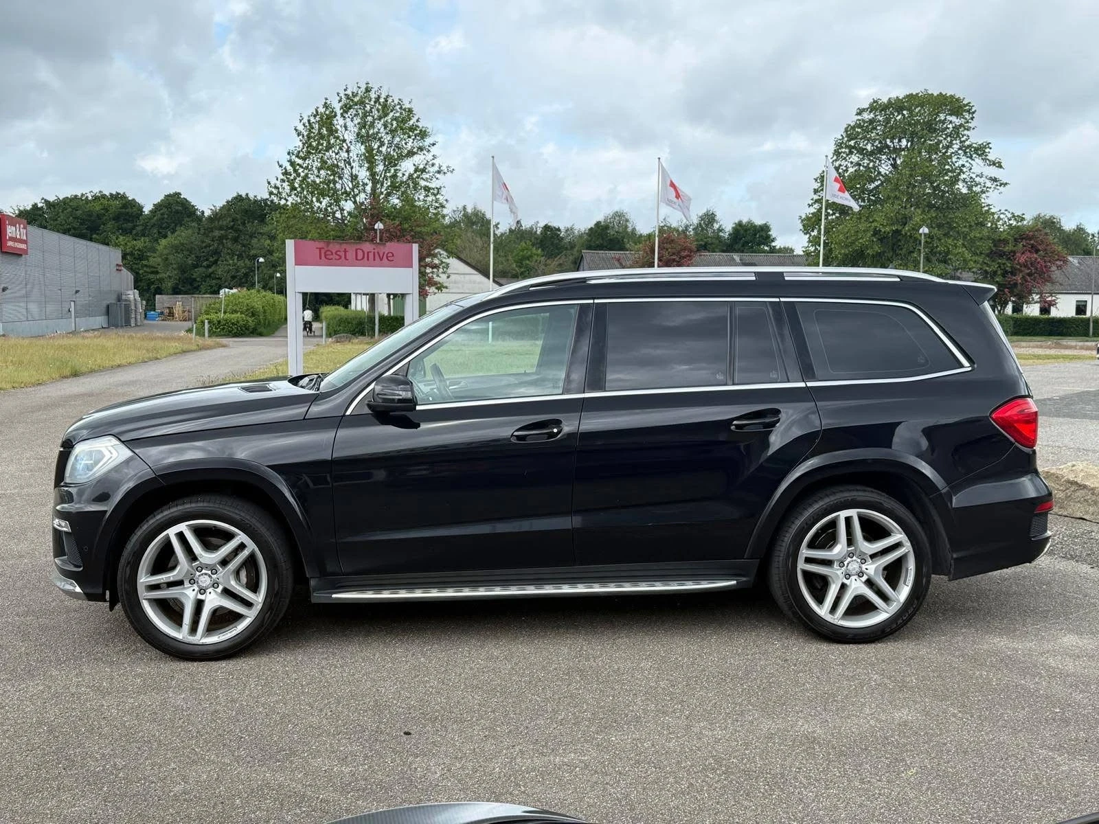 Mercedes-Benz GL 350 ОЧАКВАН ВНОС FULL AMG LINE 7МЕСТЕН ЛИЗИНГ 100% - изображение 7