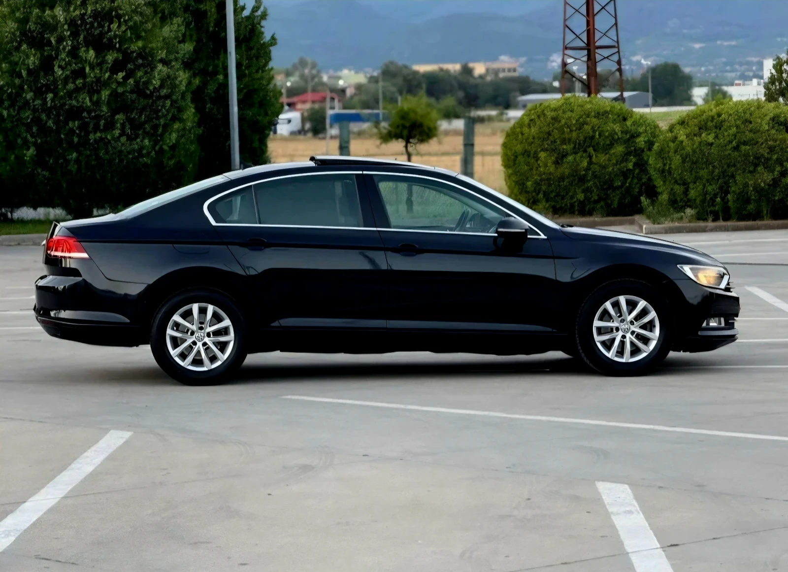 VW Passat 1.6 TDI DSG/DISTRONIC/EURO 6 - изображение 4