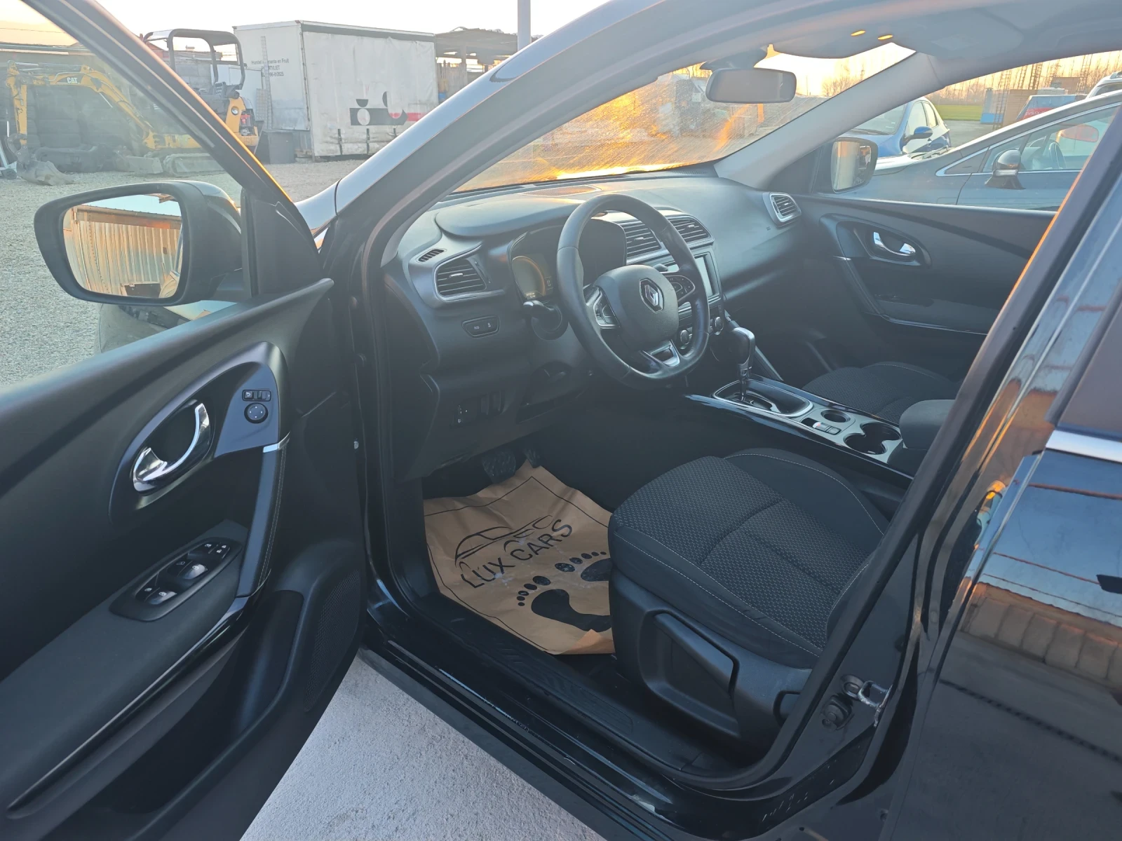 Renault Kadjar 1.5DCI* AUTO* NAVI* DIGITAL* FULL* КАТО НОВ*  - изображение 8