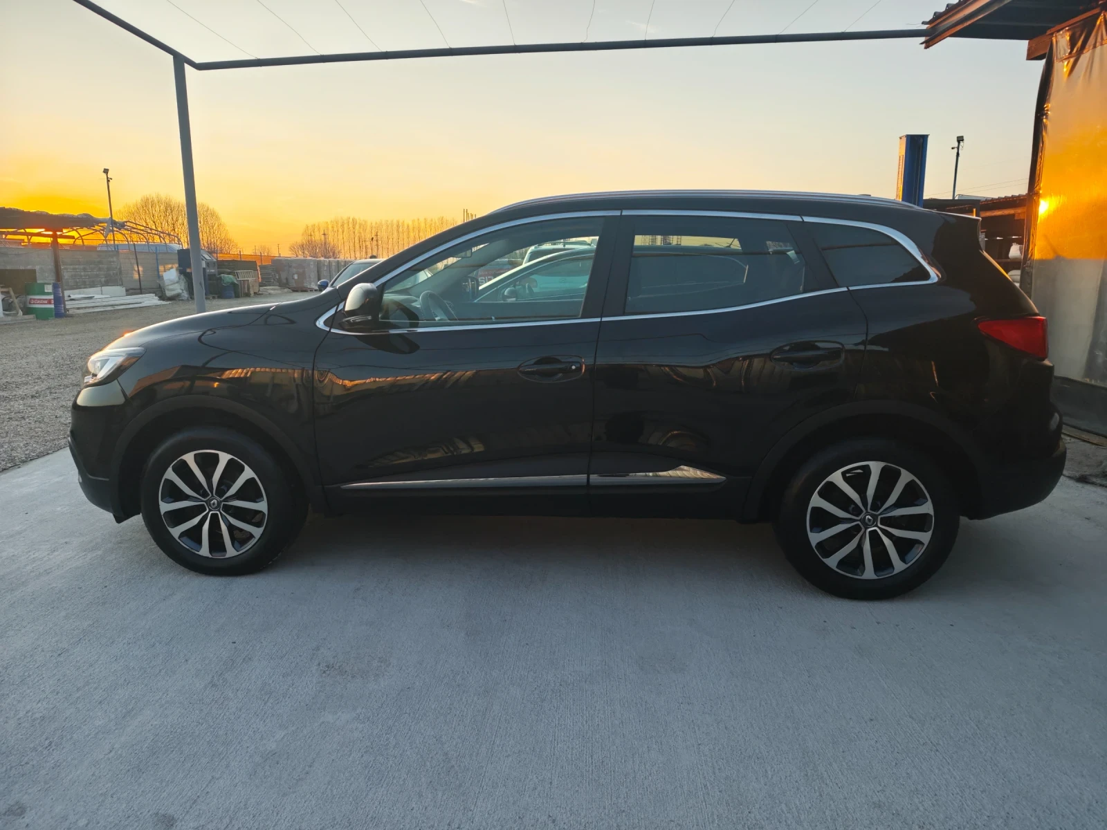 Renault Kadjar 1.5DCI* AUTO* NAVI* DIGITAL* FULL* КАТО НОВ*  - изображение 6