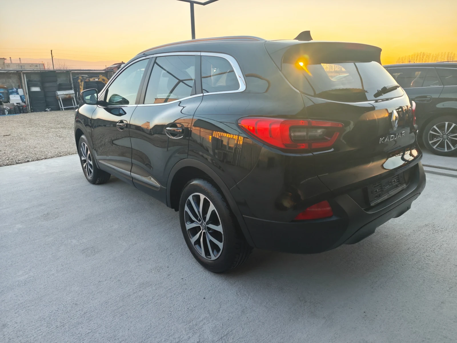 Renault Kadjar 1.5DCI* AUTO* NAVI* DIGITAL* FULL* КАТО НОВ*  - изображение 5