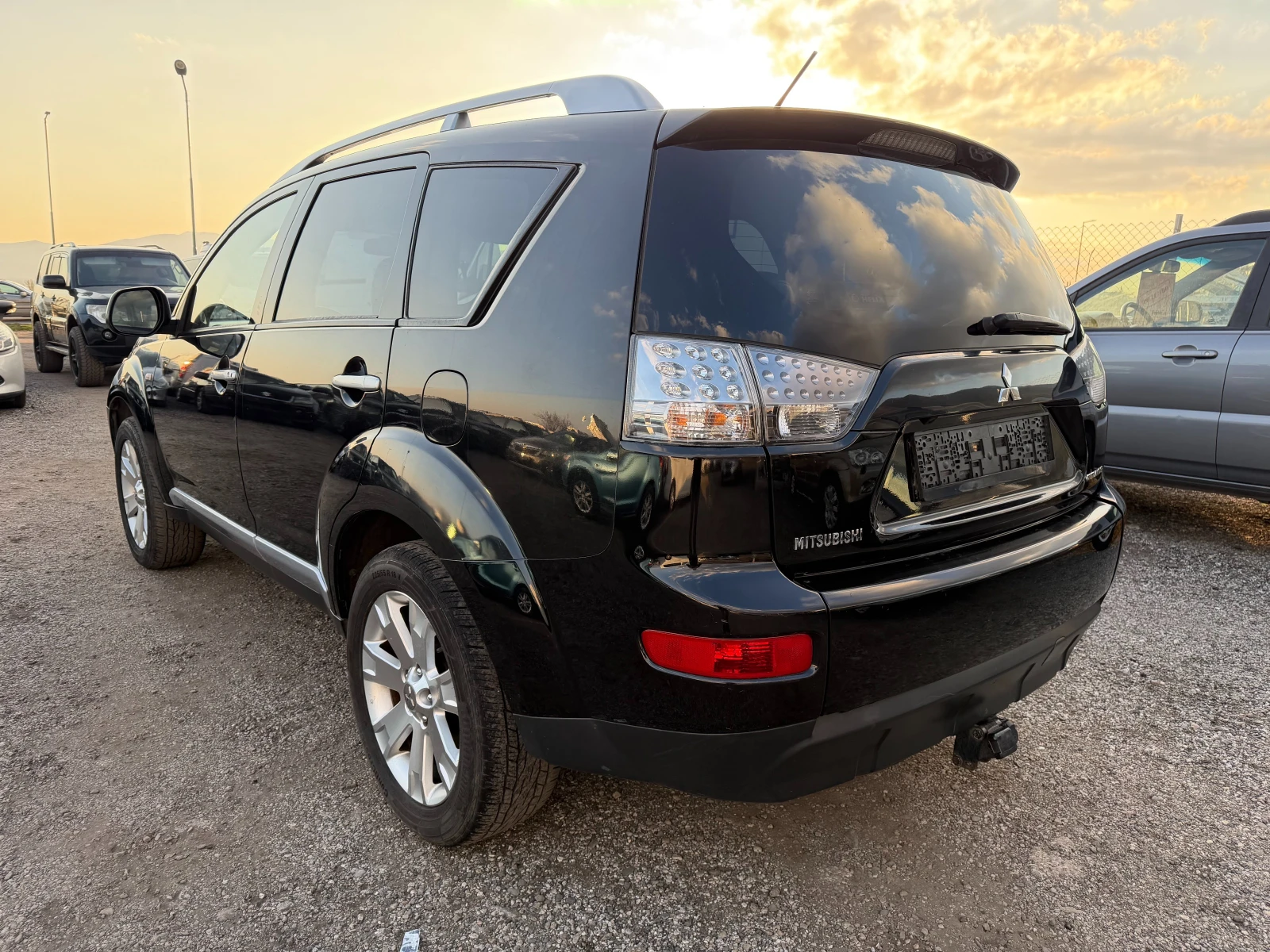 Mitsubishi Outlander 2.4 ГАЗ ГЪРЦИЯ 120000 КМ УНИКАТ, снимка 6 - Автомобили и джипове - 53851438